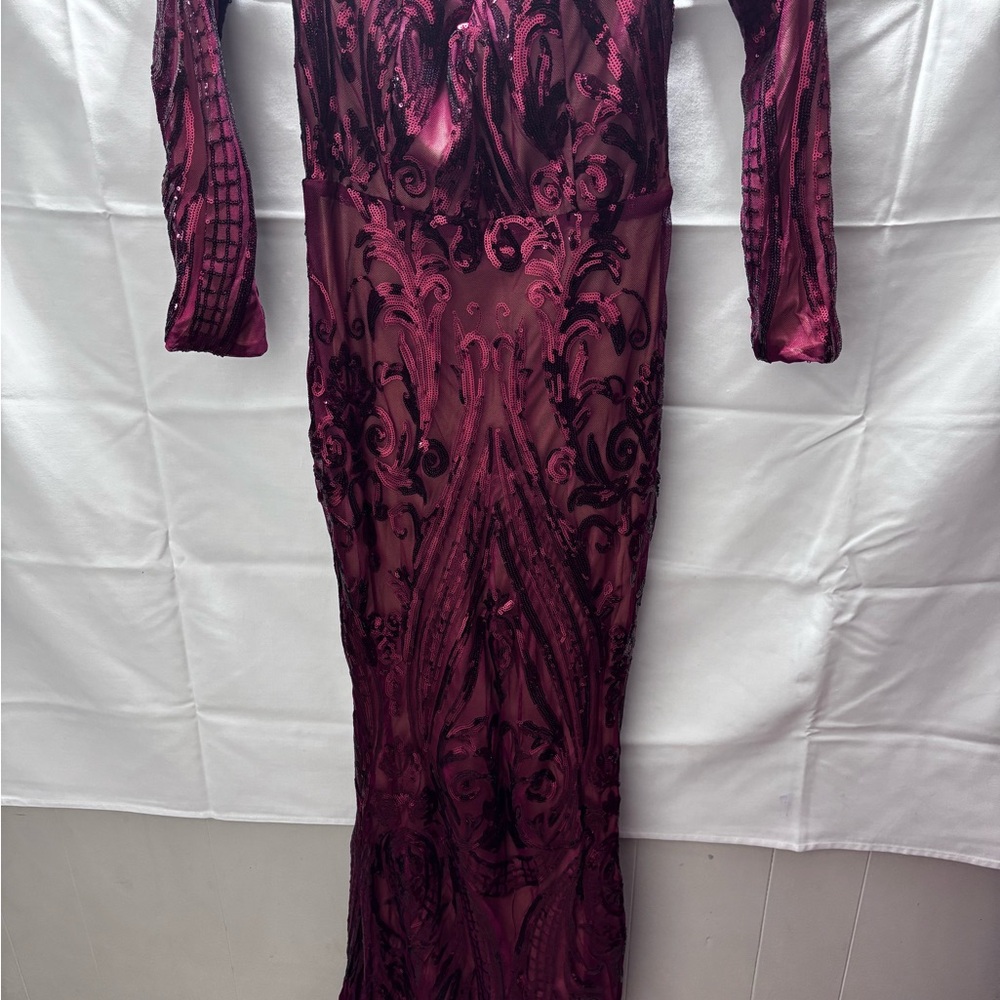 Elegant Burgundy Long Sleeve Dress